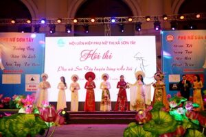 Hội thi “Phụ nữ Sơn Tây duyên dáng Áo dài”