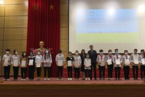 Huyện Sóc Sơn trao 140 suất học bổng cho học sinh vượt khó vươn lên  trong học tập
