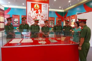 Triển lãm “75 năm trọn nghĩa vẹn tình”: Một cách giáo dục truyền thống yêu nước, chủ nghĩa anh hùng cách mạng cho thế hệ trẻ