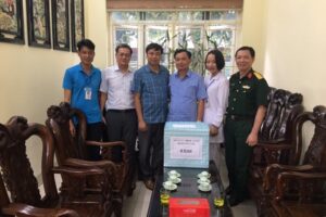 Quận Cầu Giấy thăm, tặng quà các gia đình chính sách, người có công nhân kỷ niệm 75 năm Ngày Thương binh – Liệt sỹ