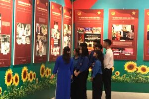 Triển lãm “75 năm trọn nghĩa vẹn tình” : Trưng bày hơn 150 bức ảnh, tư liệu, hiện vật   