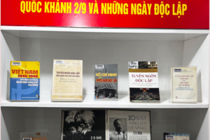 Trưng bày tư liệu kỷ niệm Ngày Quốc khánh 2-9
