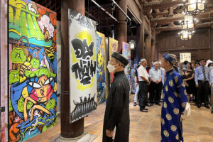 Văn Miếu – Quốc Tử Giám: Nơi diễn ra cuộc đối thoại đầy thú vị của Thư pháp và Graffiti 