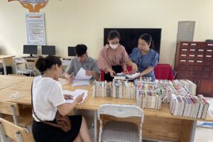Luân chuyển sách xuống thư viện các trường học