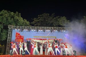 Ấn tượng chương trình tuyên truyền lưu động kỷ niệm 50 năm Chiến thắng Hà Nội- Điện Biên Phủ trên không
