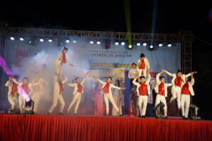Tưng bừng Tuyên truyền lưu động kỷ niệm 50 năm chiến thắng “Hà Nội – Điện Biên Phủ trên không”