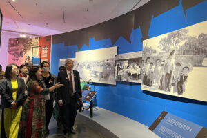 “Hà Nội 1972 – Khát vọng hòa bình” giới thiệu hơn 300 hình ảnh, hiện vật về cuộc chiến đấu chống đế quốc Mỹ của quân, dân Thủ đô cách đây 50 năm