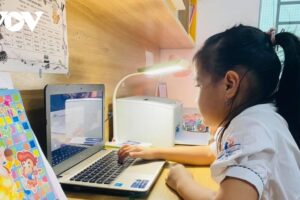 Bảo vệ, hỗ trợ trẻ em tương tác lành mạnh, sáng tạo trên môi trường mạng 