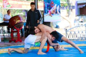 Nét đẹp hội Vật làng Bùng ngày Xuân