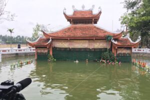 Nghệ nhân Đinh Thế Văn – Người tâm huyết với nghệ thuật múa rối nước