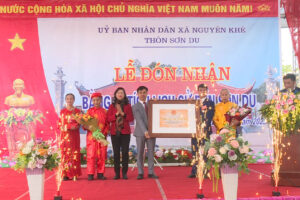 Đón nhận Bằng xếp hạng Di tích lịch sử, nghệ thuật đền Sơn Du