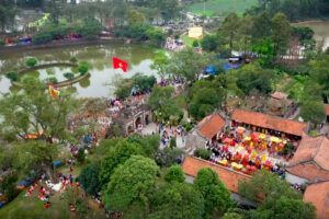Pho tượng An Dương Vương tại Cổ Loa  được công nhận là bảo vật Quốc gia
