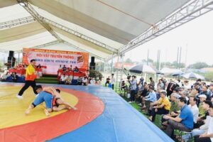 Hội vật truyền thống làng Khu Ba