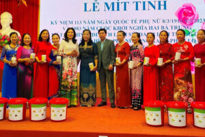 Hội phụ nữ xã Sài Sơn ra mắt mô hình “Di tích lịch sử, danh lam thắng cảnh kiểu mẫu” và “Phụ nữ sống xanh phân loại và xử lý rác thải tại nguồn”