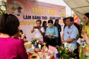 Hội thi làm bánh Trôi – bánh Chay chào mừng Lễ hội Bình Đà năm 2023