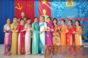 Ứng Hòa: 380 áo dài, bộ áo dài tặng phụ nữ có hoàn cảnh khó khăn