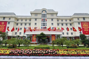 Quận Hoàng Mai tổ chức trang trí, tuyên truyền phục vụ các ngày lễ, kỷ niệm