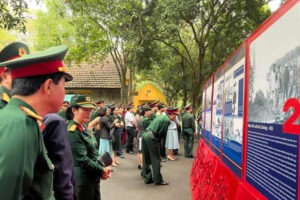 Giới thiệu hơn 150 bức ảnh tư liệu quý tại triển lãm “Bác Hồ với Đá Chông – K9”