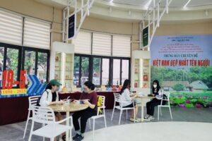 300 tư liệu sách, báo Trưng bày chuyên đề “Việt Nam đẹp nhất tên Người”