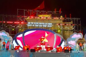 Khai mạc Hội thi Tuyên truyền lưu động và Triển lãm tranh cổ động tấm lớn chủ đề “Biển và Hải đảo Việt Nam” tại thành phố Hải Phòng
