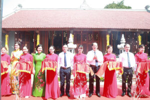 Long Biên khánh thành và gắn biển công trình tu bổ, tôn tạo Chùa Linh Ứng