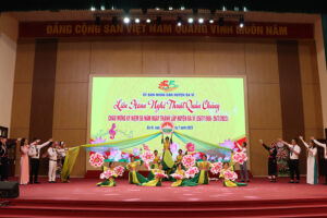 Liên hoan Nghệ thuật quần chúng chào mừng kỷ niệm 55 năm ngày thành lập huyện Ba Vì