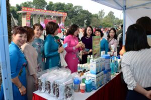 Từng bước xây dựng nét văn hóa tiêu dùng