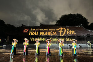 Trải nghiệm đêm Văn Miếu qua “bữa tiệc” của âm thanh, ánh sáng và cảm xúc