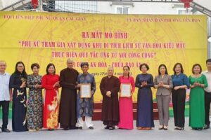 Phụ nữ Cầu Giấy tham gia xây dựng Khu di tích lịch sử văn hóa kiểu mẫu thực hiện Quy tắc ứng xử nơi công cộng