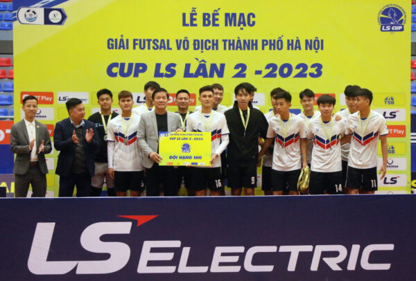 Đội FC Coca giành giải á quân