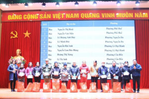 Quận Hai Bà Trưng tặng hơn 4.000 suất quà nhân dịp Xuân Giáp Thìn 2024