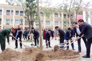Huyện Chương Mỹ phấn đấu vượt mục tiêu trồng 35.000 cây xanh các loại trong năm 2024