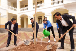 Huyện Thạch Thất phát động “Tết trồng cây đời đời nhớ ơn Bác Hồ” Xuân Giáp Thìn năm 2024