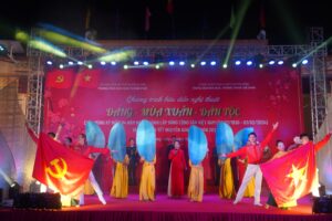 Sôi động Chương trình biểu diễn nghệ thuật “Đảng – mùa Xuân – Dân tộc”