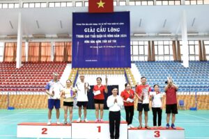 150 vận động viên tham gia Giải Cầu lông trung, cao tuổi quận Hà Đông năm 2024
