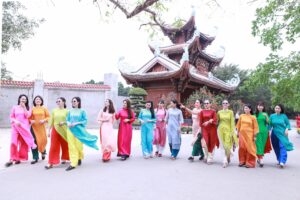 Nữ cán bộ, công chức, viên chức, lao động ngành văn hóa, thể thao hưởng ứng “Tuần lễ Áo dài” năm 2024