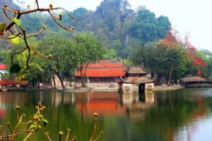 Nhiều hoạt động trong mùa lễ hội chùa Thầy