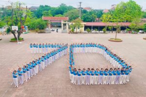 Hơn 1000 phụ nữ Sơn Tây biểu diễn dân vũ nhân kỷ niệm Chiến thắng Điện Biên Phủ