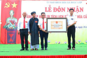 Đón nhận bằng xếp hạng di tích đình Đồng Bụt