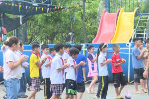 Phúc Thọ khai mạc lớp dạy bơi miễn phí cho trẻ em năm 2024