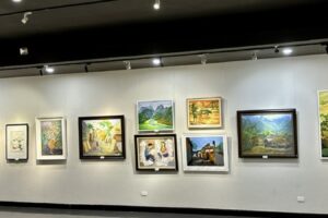 Tôn vinh nét đẹp đời thường qua triển lãm “Cuộc sống quanh ta”