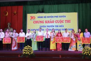 Chung khảo Cuộc thi tuyên truyền tìm hiểu huyện Phú Xuyên – 70 năm xây dựng và trưởng thành