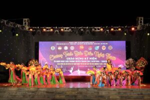 Chương trình biểu diễn nghệ thuật chào mừng kỷ niệm 70 năm Ngày Giải phóng huyện Thanh Oai