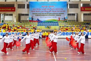 Huyện Thanh Trì:  Gần 500 vận động viên dự thi môn Thể dục dưỡng sinh và Bóng chuyền hơi