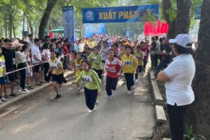 Quận Hai Bà Trưng: Hơn 400 VĐV tham gia chung kết Giải chạy Báo Hànộimới lần thứ 49- Vì hòa bình