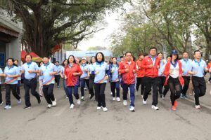 Tưng bừng Ngày chạy Olympic vì sức khỏe toàn dân và Lễ phát động Giải chạy Báo Hànộimới mở rộng lần thứ 50
