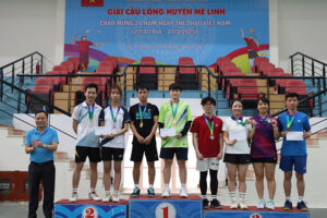 Mê Linh tổ chức giải cầu lông chào mừng 79 năm Ngày thể thao Việt Nam