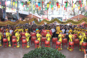 Tưng bừng Lễ hội truyền thống làng Chuông