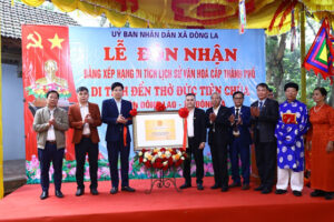 Xã Đông La, huyện Hoài Đức tổ chức lễ đón nhận Bằng xếp hạng Di tích Lịch sử – văn hoá cấp thành phố Đền thờ Đức Tiên Chúa