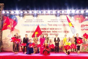 ỨNG HOÀ PHỐI HỢP TỔ CHỨC CHƯƠNG TRÌNH NGHỆ THUẬT CHÀO MỪNG KỶ NIỆM 50 NĂM GIẢI PHÓNG MIỀN NAM, THỐNG NHẤT ĐẤT NƯỚC.
